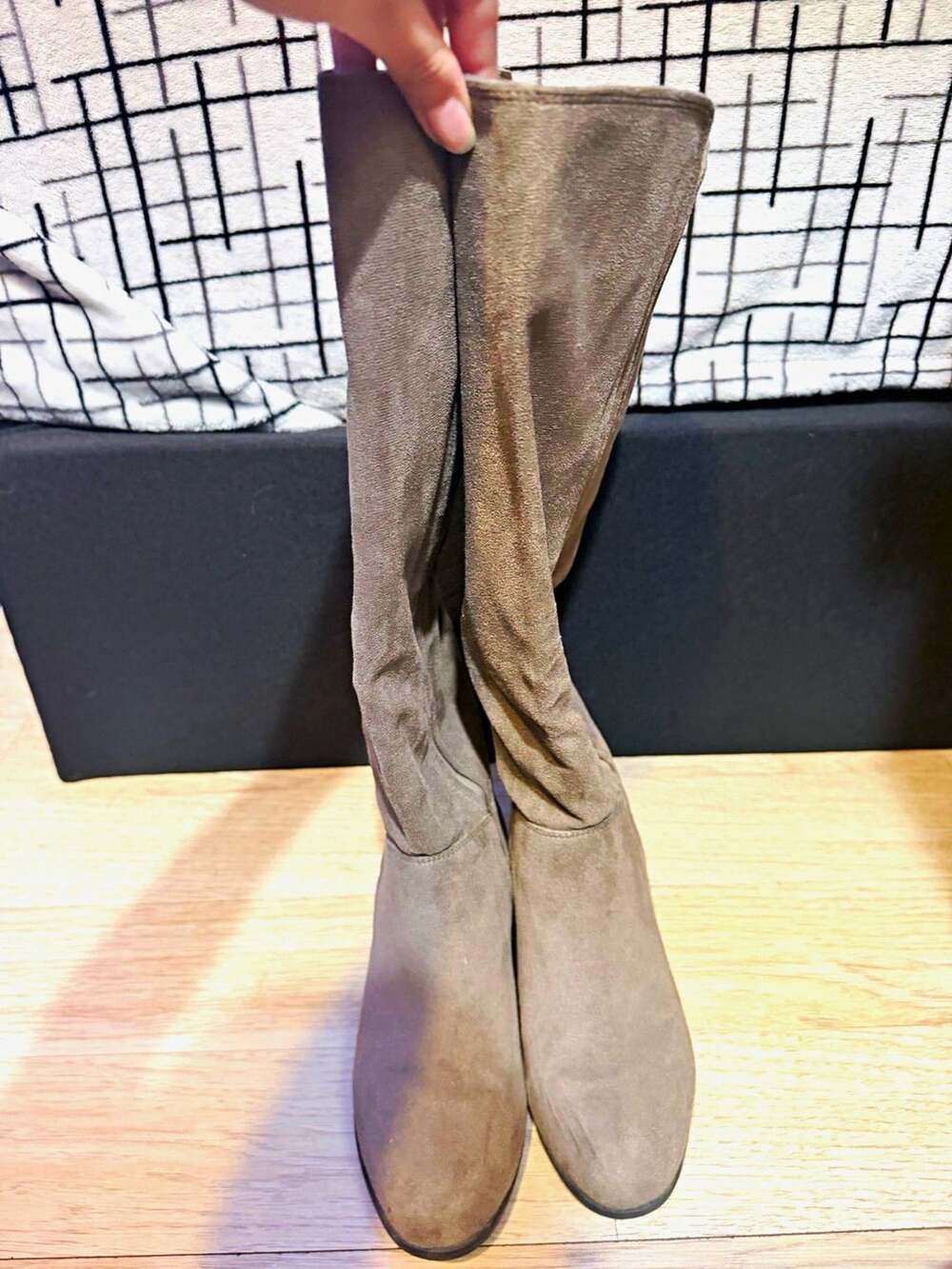 Women’s Gray Suede Knee High Riding Boots Zip Round Toe Block Heel 7.5